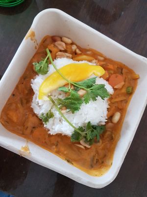 Rotes Thai-Curry mit Pilzen und Duftreis at Papa's Kitchen - Eat good. Feel god. in Wiener Neustadt