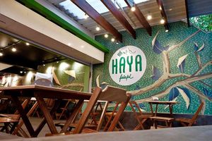 Venha visitar nossa loja, comer um falafel, provar nosso almoço, tomar um suco, uma kombucha ou até uma cerveja artesanal, os esperamos com carinho!

Came to visit us, to eat a falafel, taste our vegan lunch, drink a juice, a kombucha or even to have a beer. We wait to warmly! at Haya Falafel in Sao Paulo