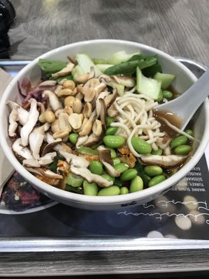 Mushroom ramen bowl (vegan) at UF Poke Bar - Gänsemarkt in Hamburg