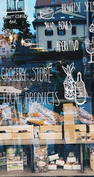 The entrance at NaturalMente in Varenna