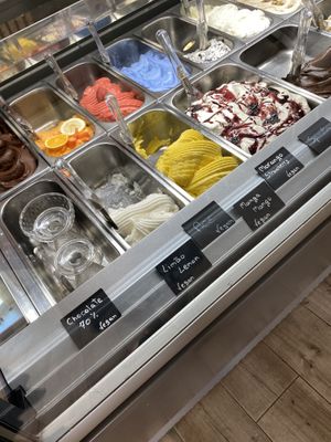 Clearly marked flavours  at Gelateria Sorbetto in Praia Da Rocha