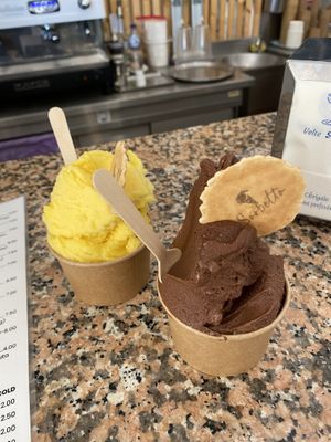 The chocolate is so delish and rich! My boyfriend says his mango sorbet is a 10/5 😆   at Gelateria Sorbetto in Praia Da Rocha
