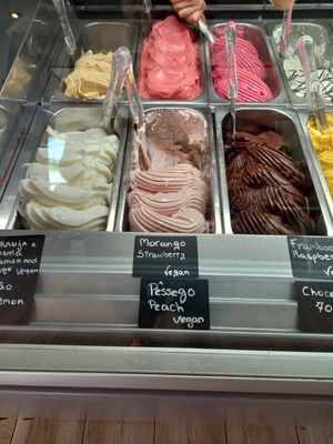  at Gelateria Sorbetto in Praia Da Rocha