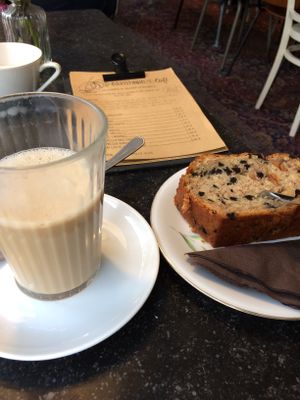 vegan banana ? chocolate cake ?  at Baristinho in Aachen