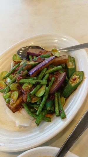 4 variety vegetables at Cameleon Vegetarian Bean Curd in Kuala Lumpur