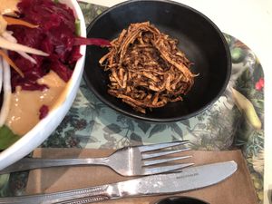 Apple volcano : cinnamon chia flaxseeds  at Le Botaniste - Soho in New York City