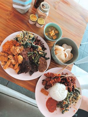 The buffee at Give Cafe in Canggu