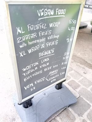 Vegan food at Garbanzo - Falafel & Hummus Bar in Vienna