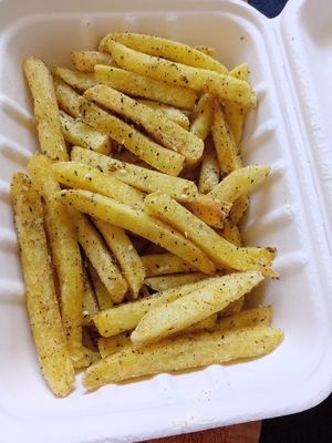 Fries at Garbanzo - Falafel & Hummus Bar in Vienna
