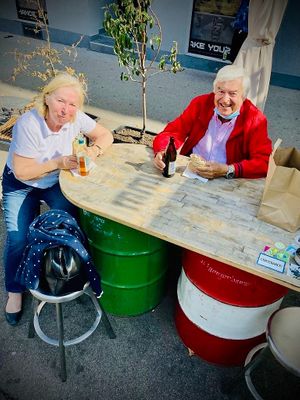 Falafel love has no limits. 💚💚
 at Garbanzo - Falafel & Hummus Bar in Vienna