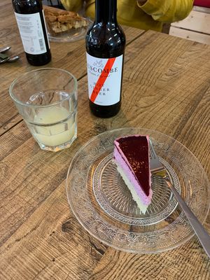 Bosvruchten taartje at Het Slachthuis in Leiden