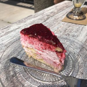 Strawberry cake at Het Slachthuis in Leiden