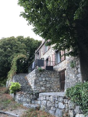 The main house  at Abriecosy Ecolodge in Bargemon