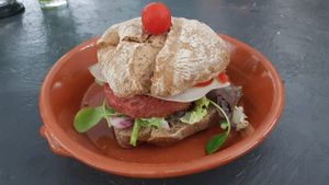 Mcjets! Beyond burguer at Veganices in Tavira