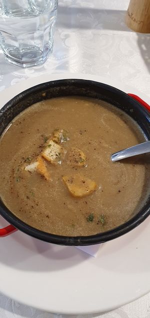 Sauce aux champignons at Güjžina - Green One Bistro in Ljubljana