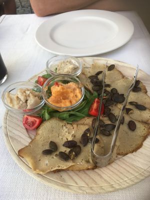 Vegan meat plate at Güjžina - Green One Bistro in Ljubljana