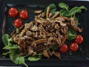 5 Sterne!!! Setan, Steinpilze u. Spinat 🥰 at Güjžina - Green One Bistro in Ljubljana