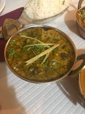 Batatas com espinafres  at Tasty Cuisine in Alvor