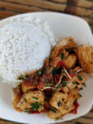 tofu in tomato sauce at Quan 3 Chi Em in Mai Chau