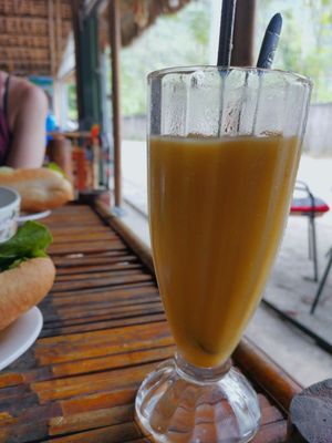 Mango Smoothie (no milk) at Quan 3 Chi Em in Mai Chau
