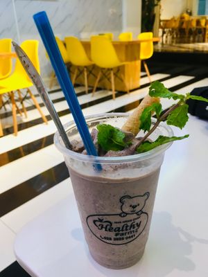 Cookies and cream milkshake (so good!) at Au Lac Healthy World - Pham Ngu Lao in Ho Chi Minh City