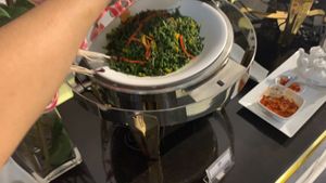 Buffet items at Au Lac Healthy World - Pham Ngu Lao in Ho Chi Minh City