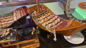 Buffet items at Au Lac Healthy World - Pham Ngu Lao in Ho Chi Minh City