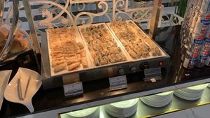 Buffet items at Au Lac Healthy World - Pham Ngu Lao in Ho Chi Minh City