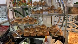 Buffet items at Au Lac Healthy World - Pham Ngu Lao in Ho Chi Minh City