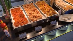 Buffet items at Au Lac Healthy World - Pham Ngu Lao in Ho Chi Minh City