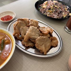 Fried Oyster Mushroom  at De Grain in Kuching