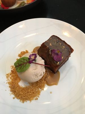 Sticky Date Pudding at Yulli's Brews in Alexandria