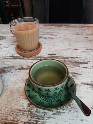 sherpa tea & traditional tea at Mitho Cha in Berlin