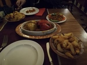 Paprika filled with bulgur and garlic potatoes at Ayam Zaman in Linz
