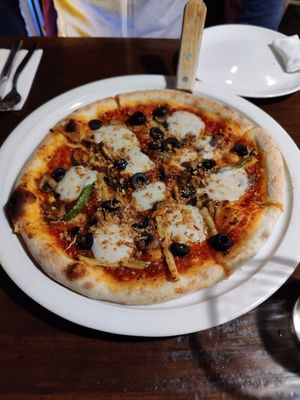 9 inch pizza #Veganuary at Roadhouse Cafe & Nom Yum Delivery in New Delhi