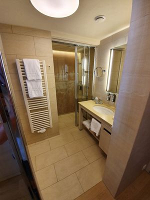 Bad at Strandhotel am Weissensee in Weissensee