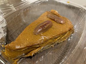 Raw vegan sweet potato date cake at Papas Elvira in Granada