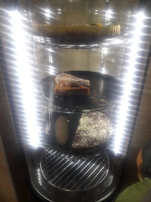 Raw vegan cakes 😋 at Papas Elvira in Granada