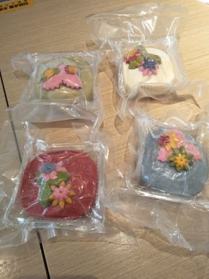 Moon cake gifts at Dancing Dumplings 舞蔬尚饺 - Wǔ Shū Shàng Jiǎo - temporarily closed in Shanghai