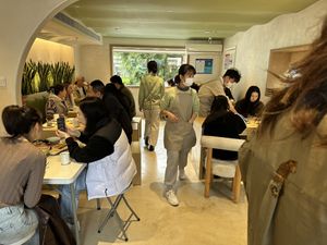 Packed but still a nice ambience   at Dancing Dumplings 舞蔬尚饺 - Wǔ Shū Shàng Jiǎo - temporarily closed in Shanghai