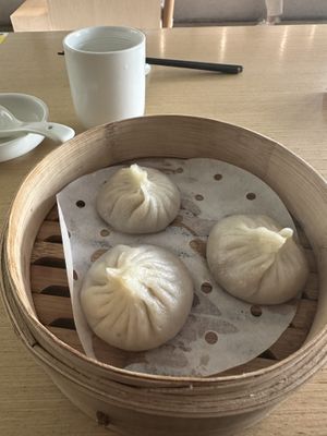 Soup dumplings  at Dancing Dumplings 舞蔬尚饺 - Wǔ Shū Shàng Jiǎo - temporarily closed in Shanghai
