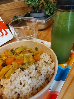 Daily warm dish at Fruta Madre in Lyon