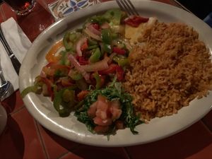 Veggie Fajitas (nur Gemüse) mit Reis at El Chorlito in San Simeon
