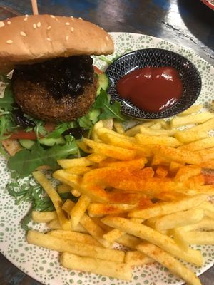 Vegan falafel burger with caramelized onions  at Falafel Factory - Barmbeker Market in Hamburg