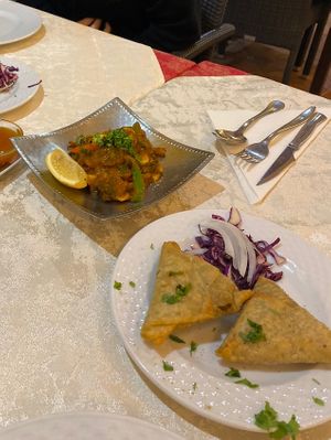 Vegan samosas and garlic mushrooms at Torviscas Spice Village in Tenerife