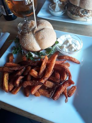 Vegan burger + vegan mayonnaise and sweet potato fries at Umpitunneli in Tornio