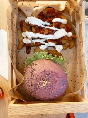 The “cheese” burger at Flower Burger in Palermo