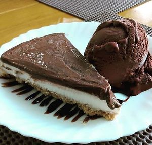 🌱 Torta Holandesa com Sorvete de Chocolate at Raízes Veg in Sao Bernardo Do Campo