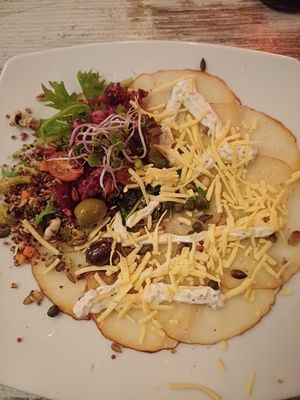 Carpaccio van knolselderij at Chillers in Emmeloord