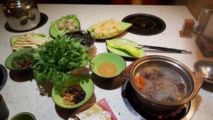 Hot pot at Yī Yè Yī Shìjiè - Vegan Hotpot in Shanghai